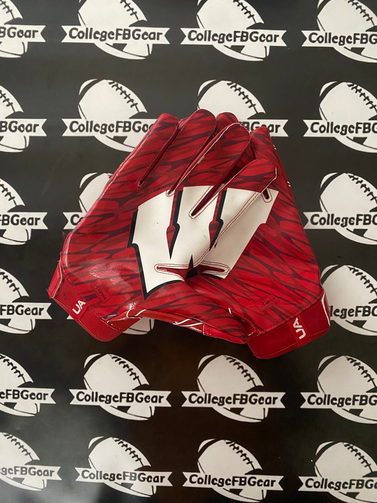 WISCONSIN BADGERS UNDER ARMOUR F7